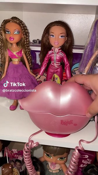 Nostalgia Bratz✨💗 teléfono de bratz…. Juguetes antiguos ⭐️📍 #bratz #lasbratz #paratii #mga #mgaentertainment #joyitas #juguetesantiguos #coleccionista #bratzcollector #coleccionbratz #telefonobratz #