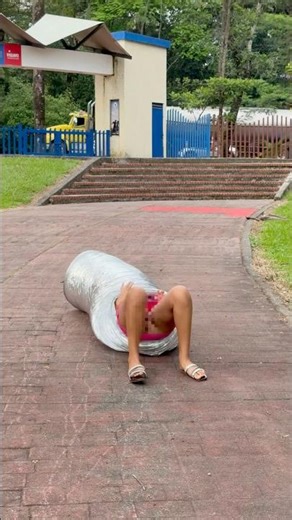 The giant worm 😂 #funny #prank #shortvideo #humor #comedy #joke