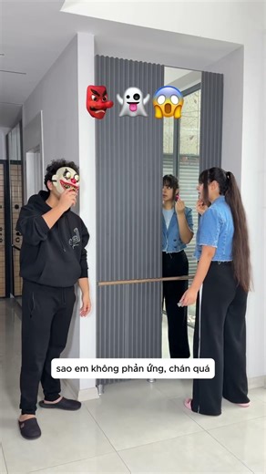 The older brother threatened her, but the younger sister wasn't scared 😏