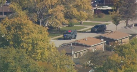 Suspect arrested after firing shots at police during standoff in Addison