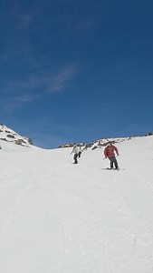 Let’s go! There are only 18 days left to ski and ride on Blackcomb Mountain, time to get those last few laps of the season in. Here is what you need to know for the rest of the spring: • The mountain is open daily from 10 am to 4 pm. • Expect spring riding, changing temperatures, and variable snow conditions. • Weather may impact alpine access and lift operations. Check our channels before heading up the mountain for the latest updates. • Mandatory download is now in effect. Download from Excali