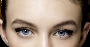 13 façons de porter le maquillage oeil de chat