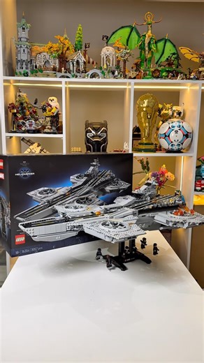 LEGO Marvel S.H.I.E.L.D. Helicarrier is a marvelous display with a heavy cost! #rlfm #marvel #76354