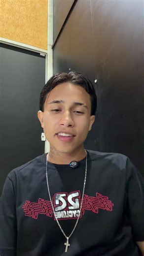 Vídeo de Colombiano (@juanxz.00) relacionado a reação do colombiano vendo o áudio no vídeo dele
