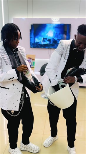 @zizou bxss @{^$~🪼CharmeurDxpë🪼^$~} @Dame desmo ❤️💍🔐 @🎀la🥰petite🖇️soeur🧸de Desmo @La Sape jnr officiel 🇺🇸🤞🏼 @Boobra Naaba officiel226 🇧🇫 @KING🔗BG🧣9.2.i🕰️ @Choco_Gucci🇹🇬🇧🇫🇨🇮🇳🇬 @🪲Angelo💚boxx🌹øfficiel🦋 @🫦S~a~m~i~a🎀❤️ D~ò~p~é @Bourgeois💸Shopping 🛍️