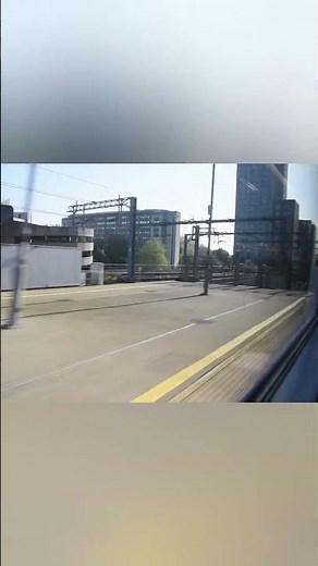 Travelling Past Reading Station Non Stop (Great Western Railway) #Shorts