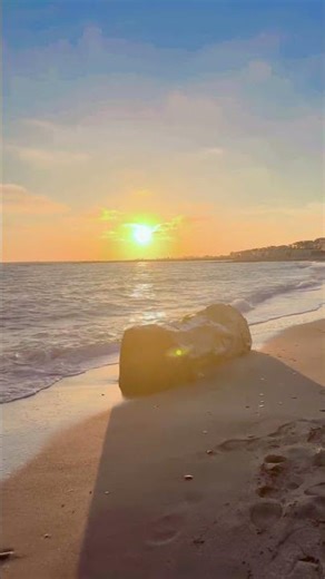 Peaceful Waves & Golden Hour 🌅 #Nature #shorts
