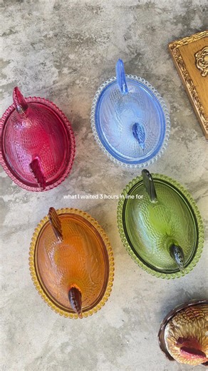 Would you say it’s worth it? #cranberryhon #HON #henonnest #vintageglass #indianaglass The cranberry is PRE LOADED in my “Let’s Boogie” show💖