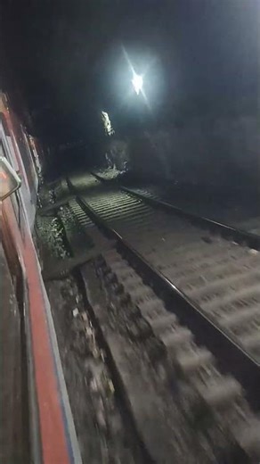 train no. 13306 sasaram- dhanbad intercity crossing a tunnel near koderma junction #indianrailways
