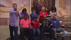 Chris Jones hypnotizes WCL audience