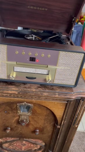 I just be vibin' | Britney Quinn