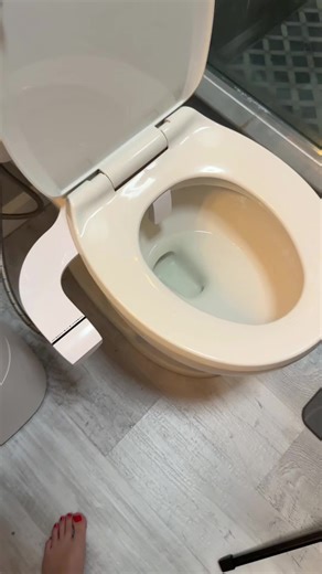 This is a great beginning friendly bidet, it’s easy to install this bidet attachment #bidet #bidetattachment #hygiene
