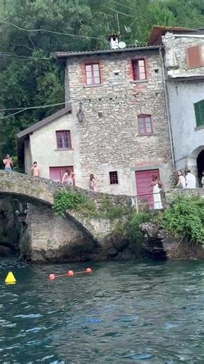 neso como lake italy,place where you can dive all day