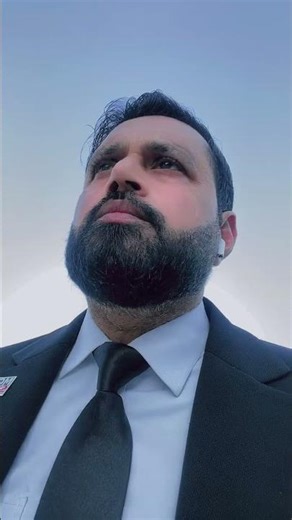 Checking time in D3 Dubai UAE