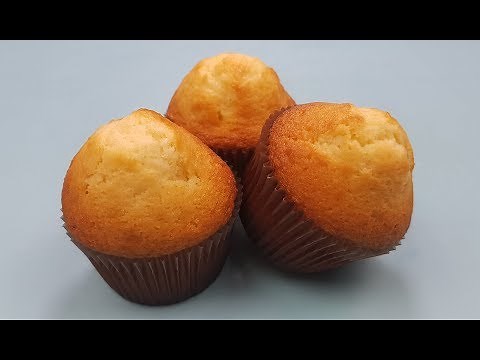 Simple and very fluffy muffins (with vanilla)