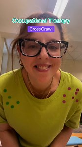 📍Do your kids have a hard time with cross crawls? Many of mine do and I had to come up with a way for them to motor plan this movement. 📍Cross crawls are a Brain Gym activity that stimulates both sides of the brain to work together. This is a great exercise to begin each session with. 👉🏻Let me know if you try it! #OccupationalTherapy #PEDSOT #BrainJim #BrainGames #Teachers #Homeschool #BrainFunction | The Magic OT Bug