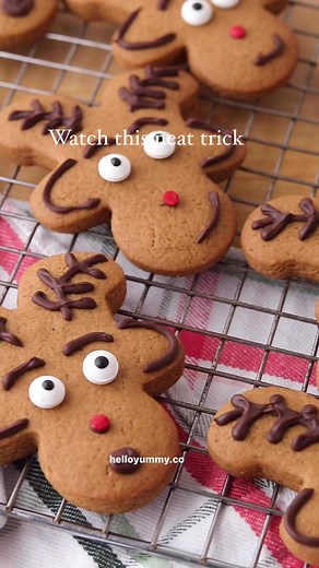 Gingerbread Reindeer Cookies (recipe in the comments) | Hello, Yummy