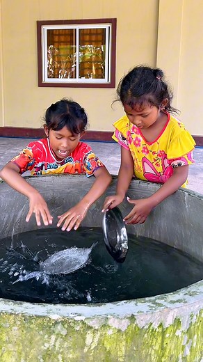 726K views · 7.6K reactions | Kindness#kindness #like #helping children safely remove iron from a water jar#funny #automobile#how | TA BORA RONG | Facebook
