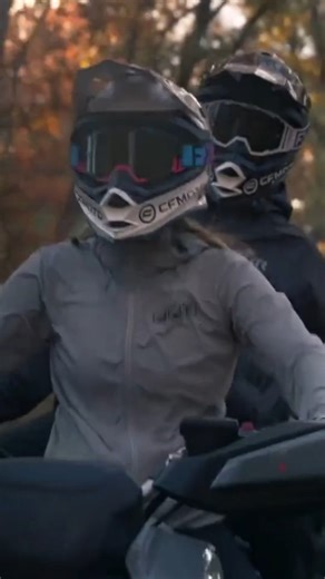 CFMOTO CFORCE 1000 X10 EPS Premium T3b 2025 este construit pentru teren greu și viteză în offroad 💥 Motorul de 963 cc oferă răspuns rapid. Suspensia și direcția asistată mențin controlul pe suprafețe denivelate. Stabilitatea și confortul rămân aceleași chiar și atunci când împingi limitele 🏞️ Acum ai reducere de 5% și acces la finanțare flexibilă: ✔️ Leasing 0% dobândă EURIBOR 3M ✔️ Leasing cu dobândă fixă 3.88% ✔️ Rate flexibile sau cu dobândă de la 7.9% ✔️ TVA înghețat la 19% până la 31 octo