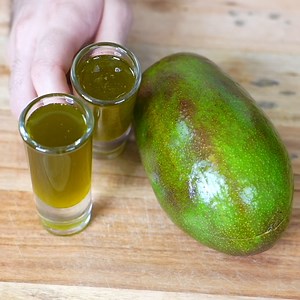 7.7M views · 245K reactions | I didn't know it was so easy to extract avocado oil! | Sabrosos Tasty | Facebook