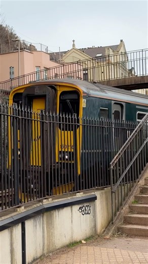GWR class 150s clattering into Kennaway tunnel on the Exmouth-Paignton service 150216-261 DMus