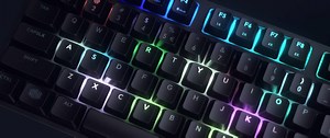 Lançamento MasterKeys PRO L e um último retorno do famoso Trigger Z. :) Especificações: MasterKeys PRO L *Cherry MX RGB Switch (Switch: Marrom ou Azul ou Vermelho) *Layout US ANSI *Iluminação RGB LED p/tecla (até 16.7m cores) *Processador ARM Cortex M3 32bit com 72MHz *Atualização de Firmware Online *Ajuste de taxa de repetição *Gravação de Macro Física e por aplicativo *Trava de tecla Windows (Game Mode) *Funções Multimídias por atalho *Aplicativo de Ajuste fino e programação SDK *Design minima