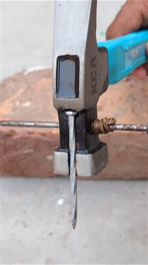Magnet Claw Hammer Smart Easy Nail Fixing #hammer #tools #shortsfeed