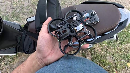 Buzzer atau Beeper External dengan sound 100db. Bisa stabndby nyala sampe 72jam.