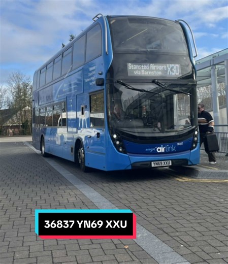 Here is First Essex || (Chelmsford Depot) ADL Enviro400 (First - Essex Airlink Livery) || 36837 YN69 XXU || X30 Southend -To- Stansted || Thursday 20th November 2025 || Broomfield Hosp || #fyp #busenthusiast #FirstEssex #FirstEssexBusSpotter #FESXBS