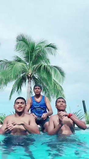 Repping @YHWH Brothers this AM from First Landing Resort….. too funny with these lot @ncfproeventsdivison @ncf_letsgo