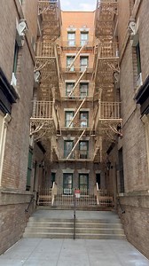 This is Yorkville on the Upper East Side in Manhattan. On York Ave between 78th and 79th. New York City | New York City Kopp