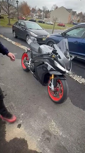 APRILIA RSV4 2025 with SC Project GP22 | PURE RACE SOUND 🔊🔥 #aprilia #rsv4 #scproject #shorts2025