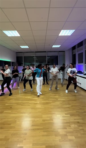 Afro Ndombolo Dance Class in Berlin