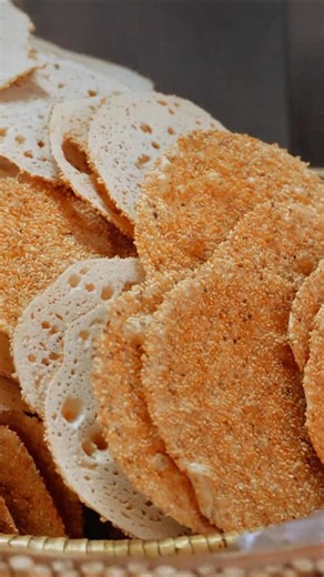 #TimeHonoredBrand 🇨🇳 If you’re in #Zibo, Shandong Province, don’t miss the famous Zhoucun Shao Bing. Thin, crispy and flaky. Perfect for a quick snack or a unique local taste. #ZiboTravel #FoodieHeaven #ChineseFood #AsianFood #Travel #VisitChina | Fantastic China