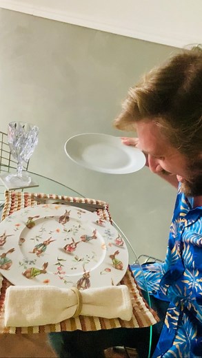 47K views · 521 reactions | UMA IDÉIA PRA FAZER EM TODAS AS DATAS DO ANO . A esperança, o amor e a alegria de viver , o verdadeiro espírito da Páscoa ! Que você tenha um domingo abençoado! Siga @lojas.casadaarte #souplat #pascoa2023 #decoraçao #utensílios #páscoa #mesapostapascoa #mesapostacomamor #mesacomamor | Lojas Casa da Arte | Facebook