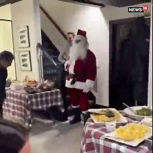 17K views · 70 reactions | Santa Claus and a Grinch got into a fake punch fight, leaving children hiding, and screaming! #merrychristmas #santaclaus #grinch | News18 | Facebook