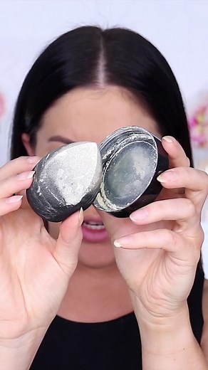 Prevent Makeup from Rubbing Off Your Nose with These Tips