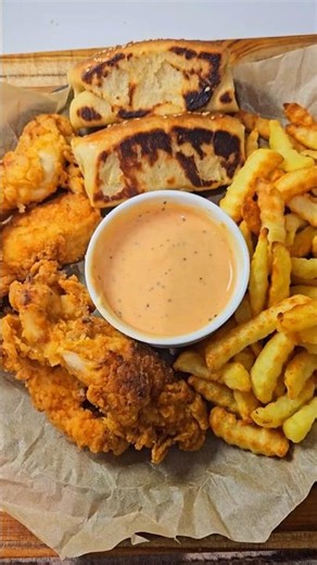 raising canes 🐔🍟 #food #cooking #raisingcanes #blowup #fastfood