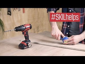 Cum găuriţi un tavan fără ca praful să vă cadă în ochi sau pe sculă?