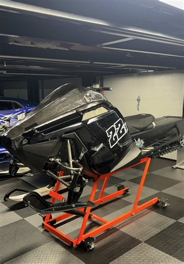 Good luck catching this horse #dragsled #prostock #polaris #fyp #snowmobile