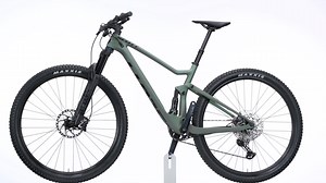 26 reactions | The 2021 Scott Spark 930 blends the featherweight...