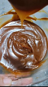 2M views · 10K reactions | Caramel sauce recipe, marami tayong magamitan nito For engredients ✅ 1 Cup white sugar 1 can condensed milk (390g) 2 cups evaporated milk 4 to 5 tbsp corn starch Gawing 5 tbsp corn starch kung gustong maging malapot 2 tbsp margarine Thank you for watching ❤️ Happy baking MGA palangga 殺 #indayjonnatinapay #pangnegosyorecipe #bakery #caramelsauce | Inday Jonna Tinapay | Facebook