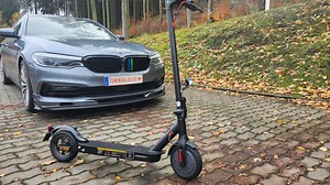 iScooter E9 Pro: Der Flexible Stadtflitzer mit Straßenzulassung!