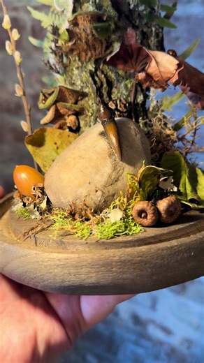 I've been starting to work with polymer clay a little bit and it's been really fun, I sculpted this garden slug and he even has a slime trail! But I absolutely LOVE how this 10