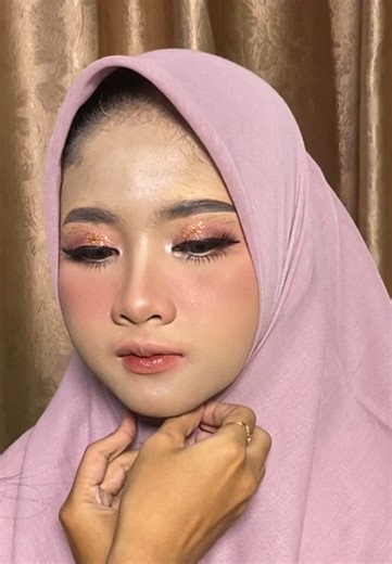 Mellymakeuppekalongan (@mellymakeup_modiste)’s videos with suara asli - cwk . lombok - Liss 🦄🫦