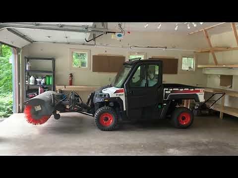 Bobcat 3650 intro 5, power broom attachment