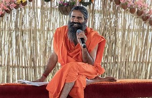 बाबा रामदेव ने क‍िया मोदी सरकार को लेकर ट्वीट, हमलावर हो गए लोग