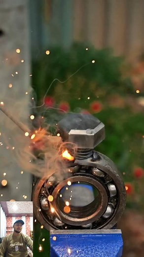 Creative ideas from old bearings #machining #usinagem #cnc #cncmachining #oficina_1080p #metal #electrician #motor #diy #cncmachine #welding #electric #shortsfeed #windingroad #experiment #factory #machine #mecanica | Electro Hub