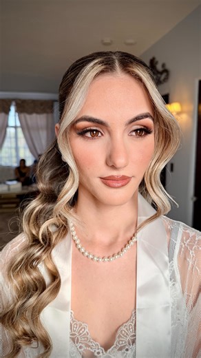 Traveling Makeup Artist on Instagram: "Trials are important for so many reasons, this being one. Even if you love your look at your trial, as time goes on and you see different trends or your vibe for the day changes so may your dream glam! That’s ok! We’ve had a trial, we have a baseline to go off of, I know your features and overall vision. Had we not done a trial we may not have known these things and honestly, you don’t need anything else to stress about on your wedding day. 😅 So trust your