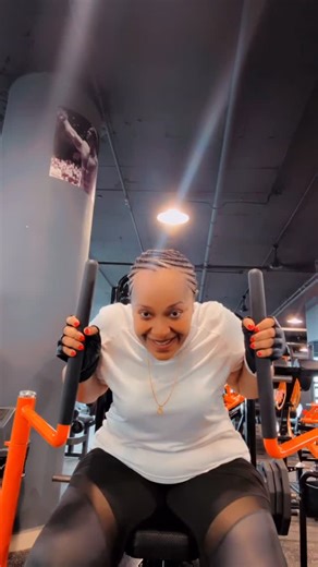 Queenie Oscar on Instagram: "Thank you champion 😆 Leo umenikomesha 🙌🏽"